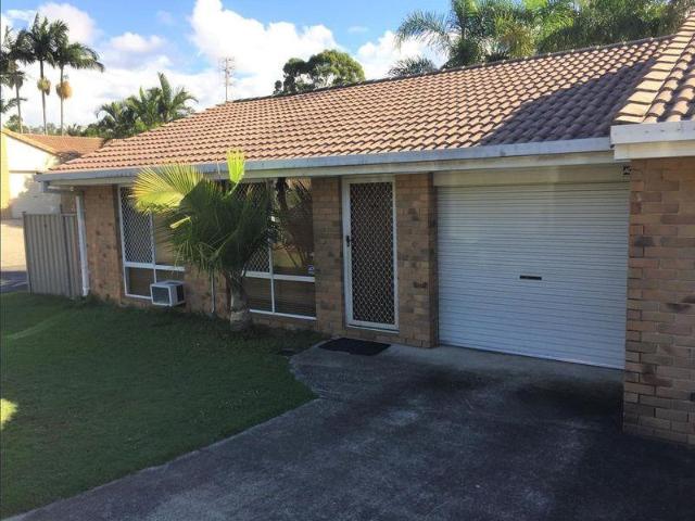 Apartment for rent in Helensvale Town Centre