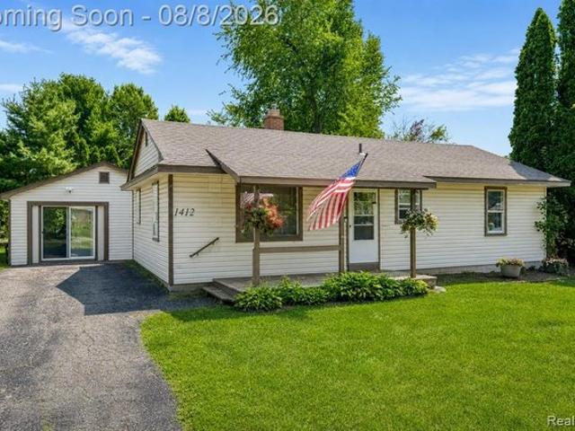 House for sale in Wixom, Michigan