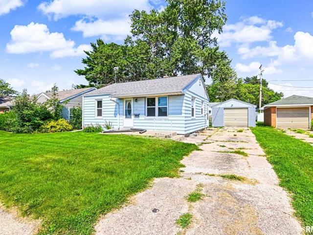 House for sale in Pekin, Illinois