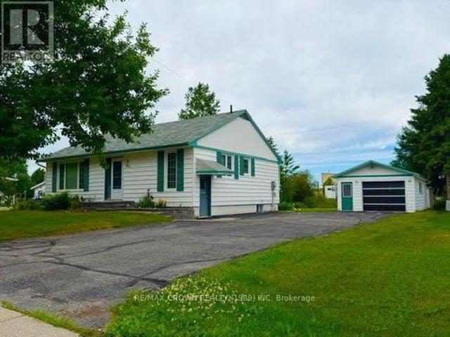House for sale in Hearst, Ontario