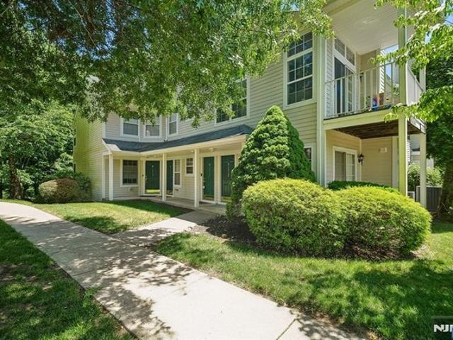 Condo for sale in Mahwah, New Jersey