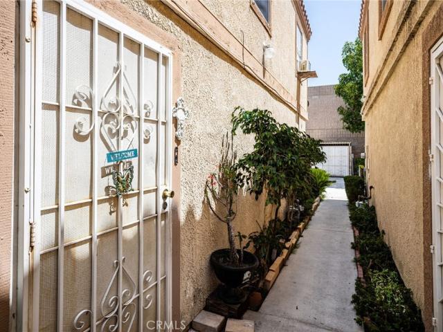 Townhouse for sale in Paramount, California