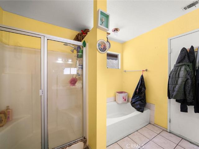 Townhouse for sale in Paramount, California