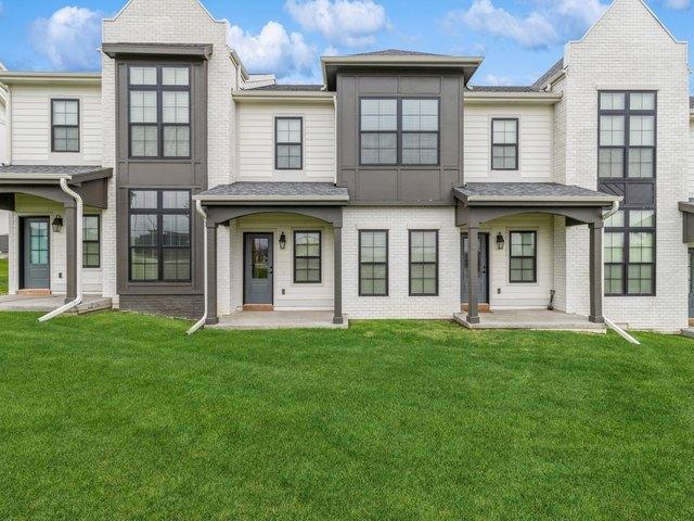Townhouse for sale in Urbandale, Iowa