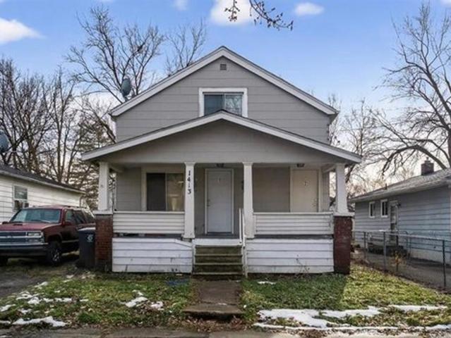 House for sale in Flint, Genesee County