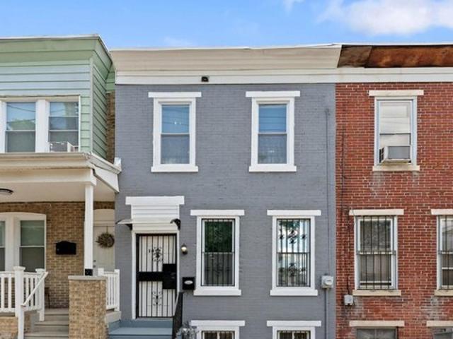 Townhouse for sale in Camden, New Jersey