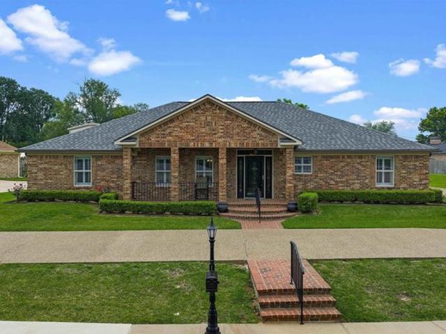 House for sale in Henderson, Texas
