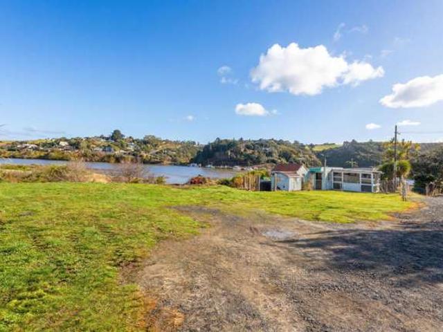House for sale in Otakou