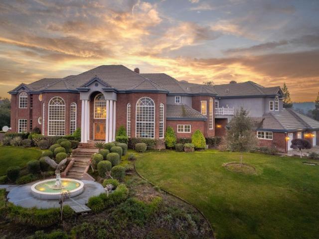Property for sale in Prather, California