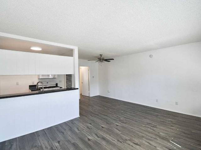 Apartment for rent in Canoga Park, California