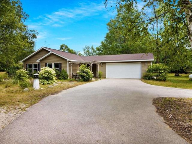 House for sale in Arcadia, Michigan