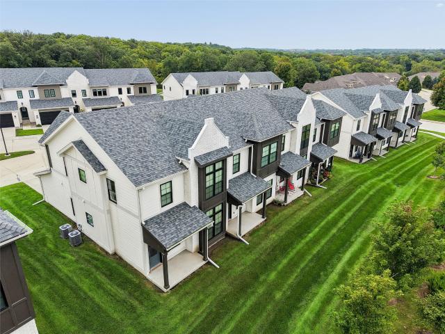 Condo for sale in Urbandale, Iowa