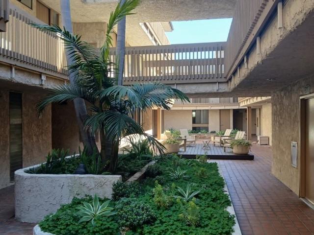 Apartment for rent in Canoga Park, California