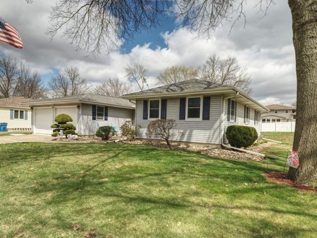 House for sale in Camanche, Iowa