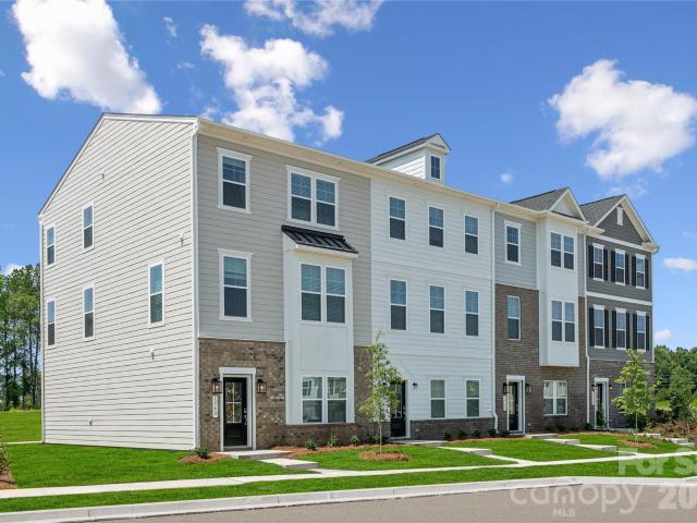 Townhouse for sale in Fort Mill, South Carolina