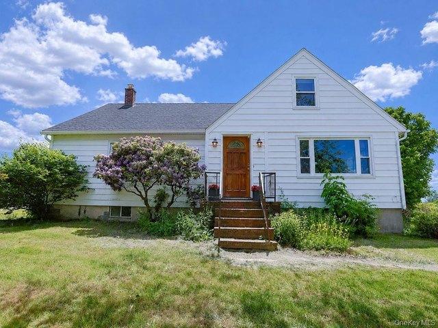 House for sale in Cuddebackville, New York