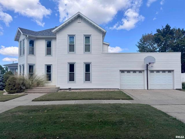 House for sale in Whiteside, Illinois
