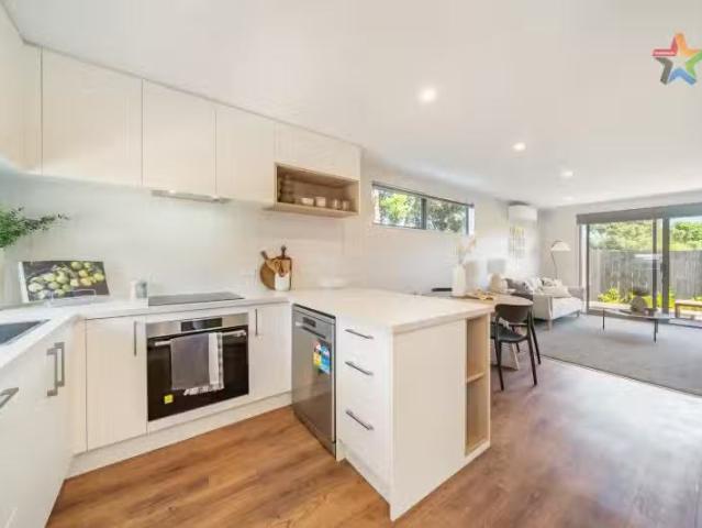House for sale in Days Bay, Wellington