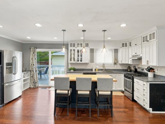 House for sale in Mchenry, Illinois