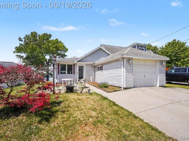 House for sale in Fenton, Michigan