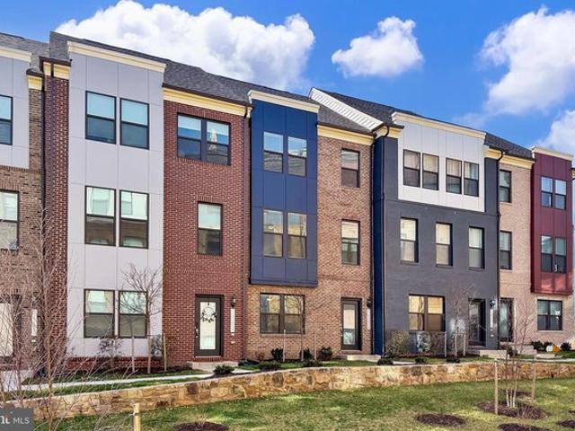 Townhouse for sale in Virginia