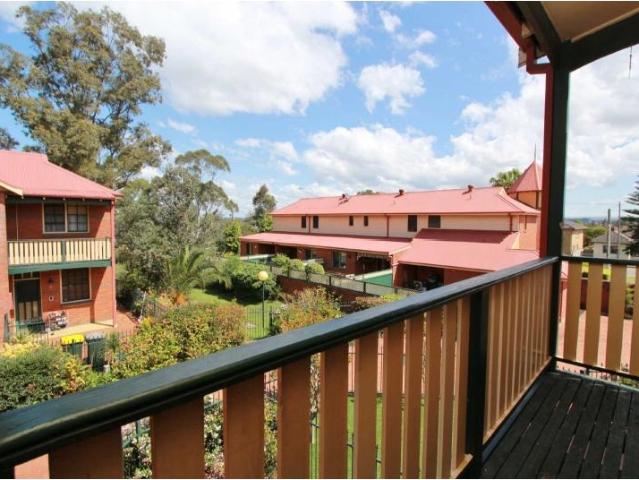 Condo for rent in Old Guildford