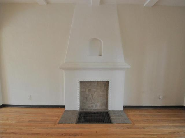 Apartment for rent in Canoga Park, California