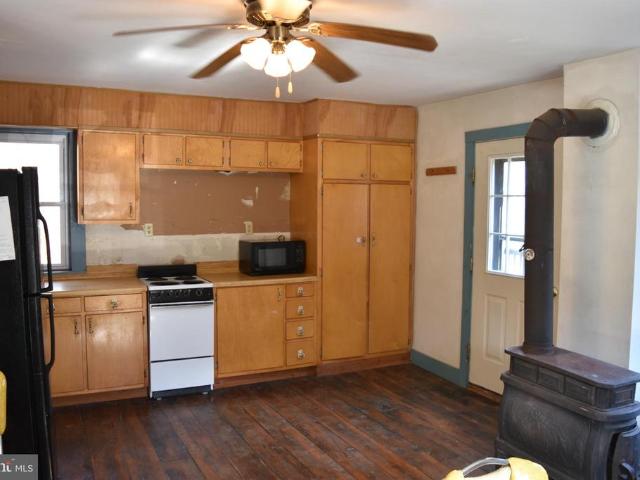House for sale in Berkeley Springs, West Virginia