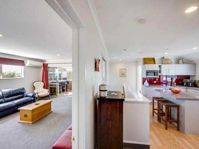 Townhouse for sale in Westshore, Napier City