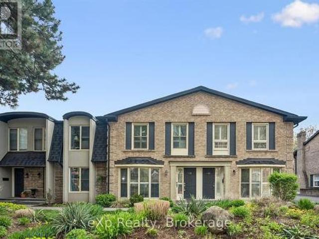 Townhouse for sale in Burlington, Ontario