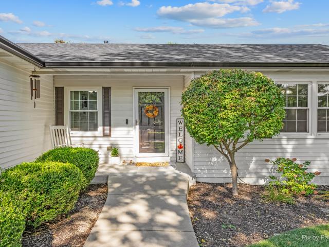 House for sale in Johnsburg, McHenry County