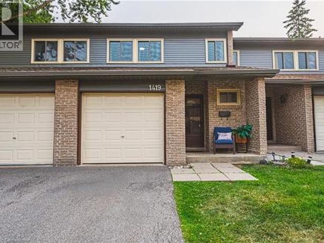 Townhouse for sale in Burlington