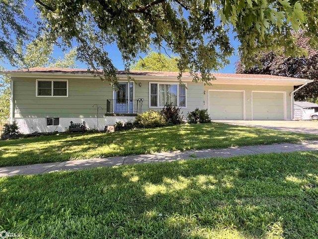 House for sale in Chariton, Iowa