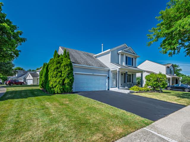 House for sale in South Elgin, Illinois