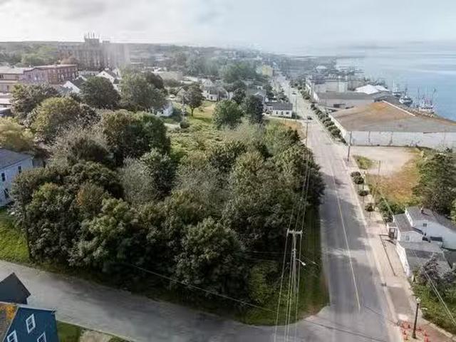 House for sale in Yarmouth, Nova Scotia