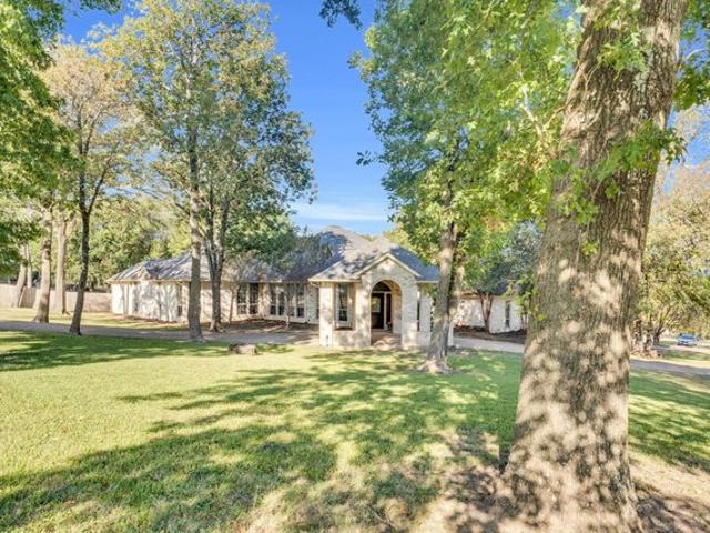 House for sale in Ellis, Texas
