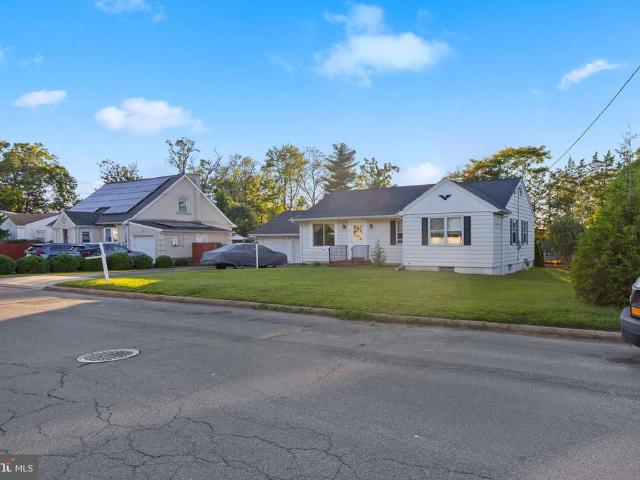 House for sale in Golden Crest, Hamilton Township