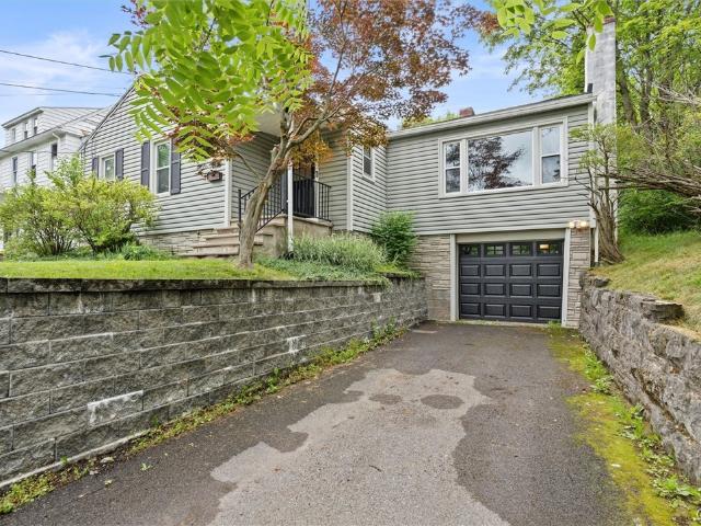 House for sale in Syracuse, New York
