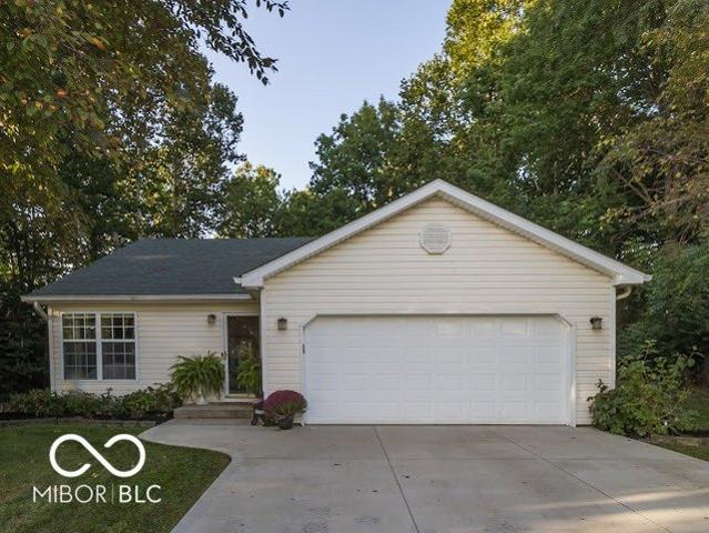 House for sale in Coatesville, Indiana