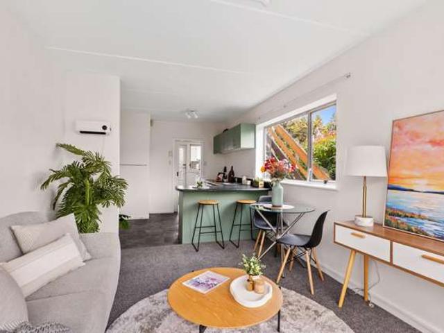 Apartment for sale in Heathcote, Canterbury