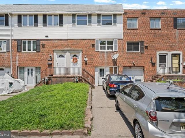 Townhouse for sale in Stratford, New Jersey