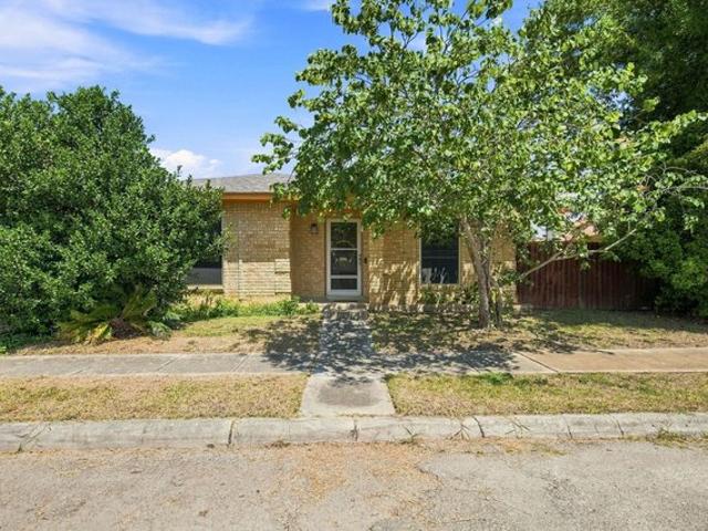 House for sale in Universal City, Texas