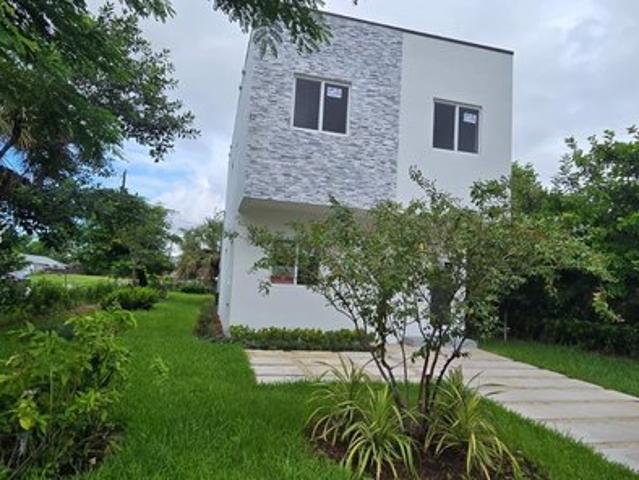 House for sale in Pompano Beach, Florida