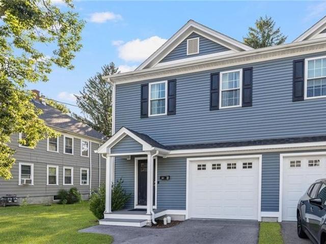 Townhouse for sale in Lincoln, Rhode Island