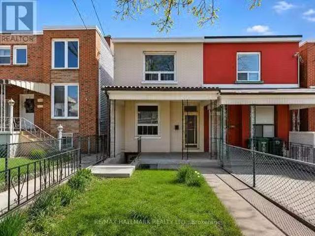 House for sale in Spadina—Fort York, Toronto
