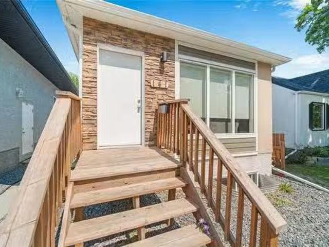 House for sale in East St. Paul, Manitoba