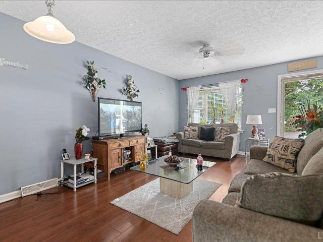 Townhouse for sale in Madison Heights