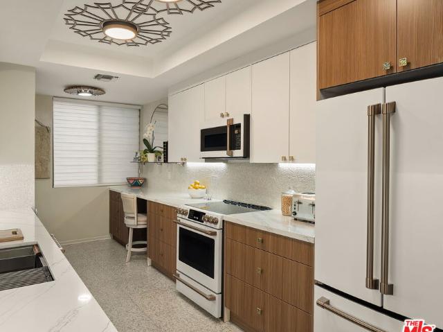 Condo for sale in Beverly Hills, California
