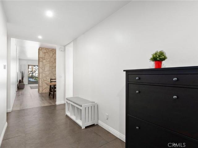 Condo for rent in Beverly Hills