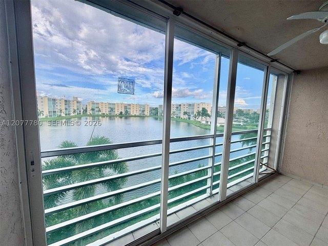 Condo for sale in Dania, Florida